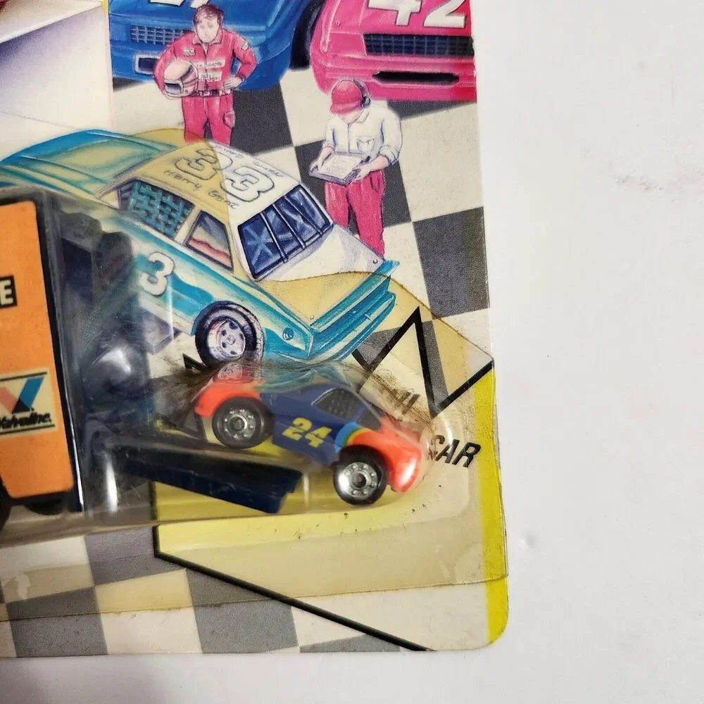 1992 Racing Champions Transporter With Mini Car NASCAR #24 Jeff Gordon Du Pont